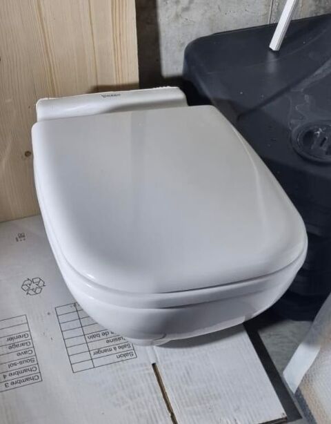 Toilette suspendu Duravit Divonne-les-Bains (01)