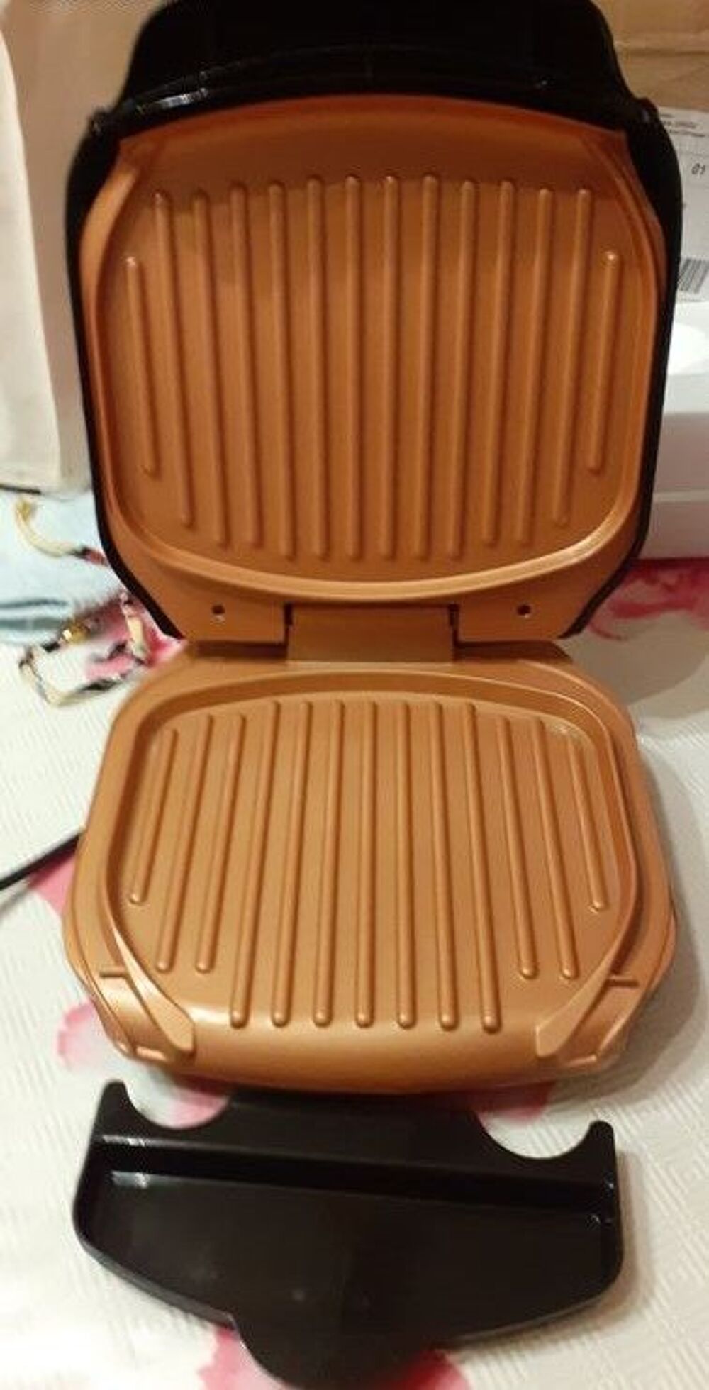 GRILL &eacute;lectrique neuf Electroménager