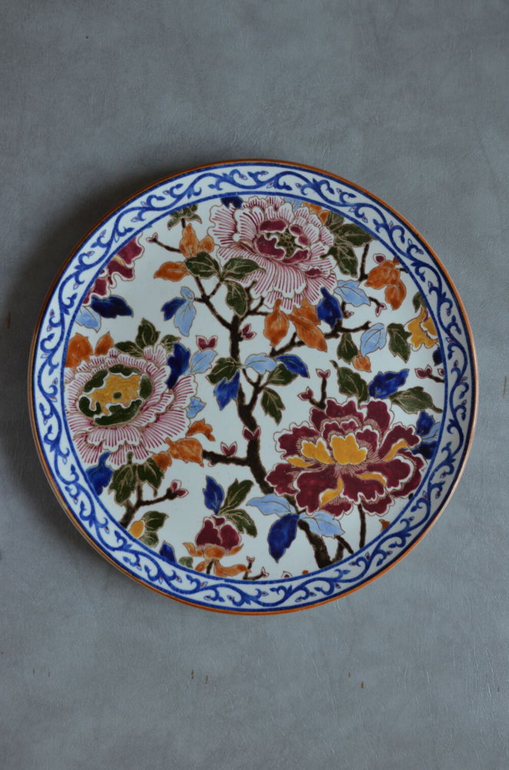 PLAT A GATEAU EN GIENS Décoration