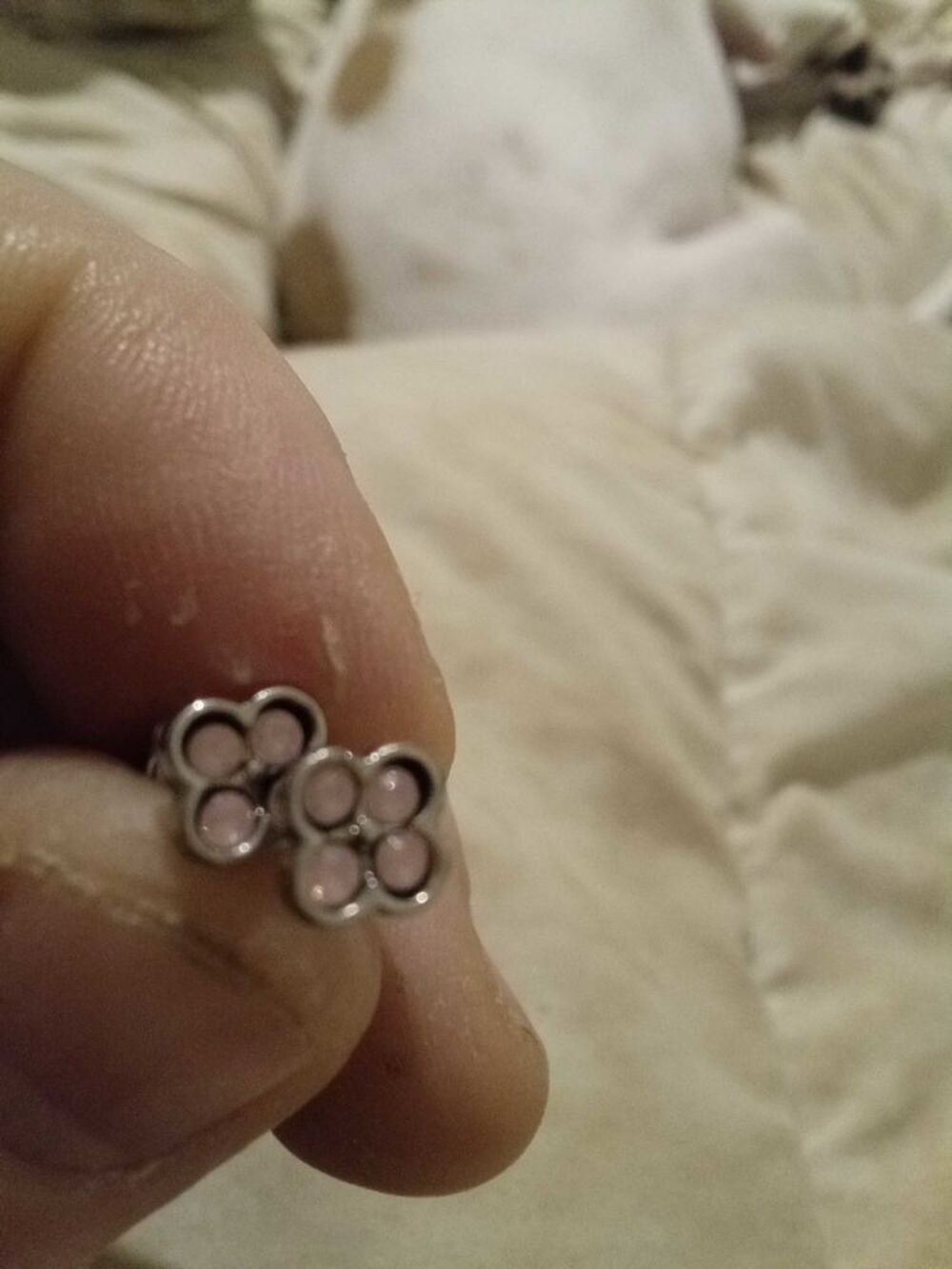 boucle d'oreille fantaisie 4 brillant Bijoux et montres