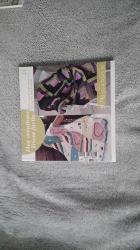 LIVRE MES CREATIONS TRICOT FACILE
N� 24
3 Triel-sur-Seine (78)