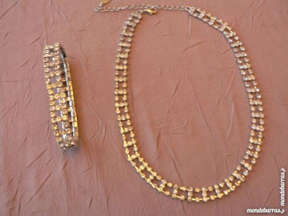 collier et bracelet en strass Bijoux et montres