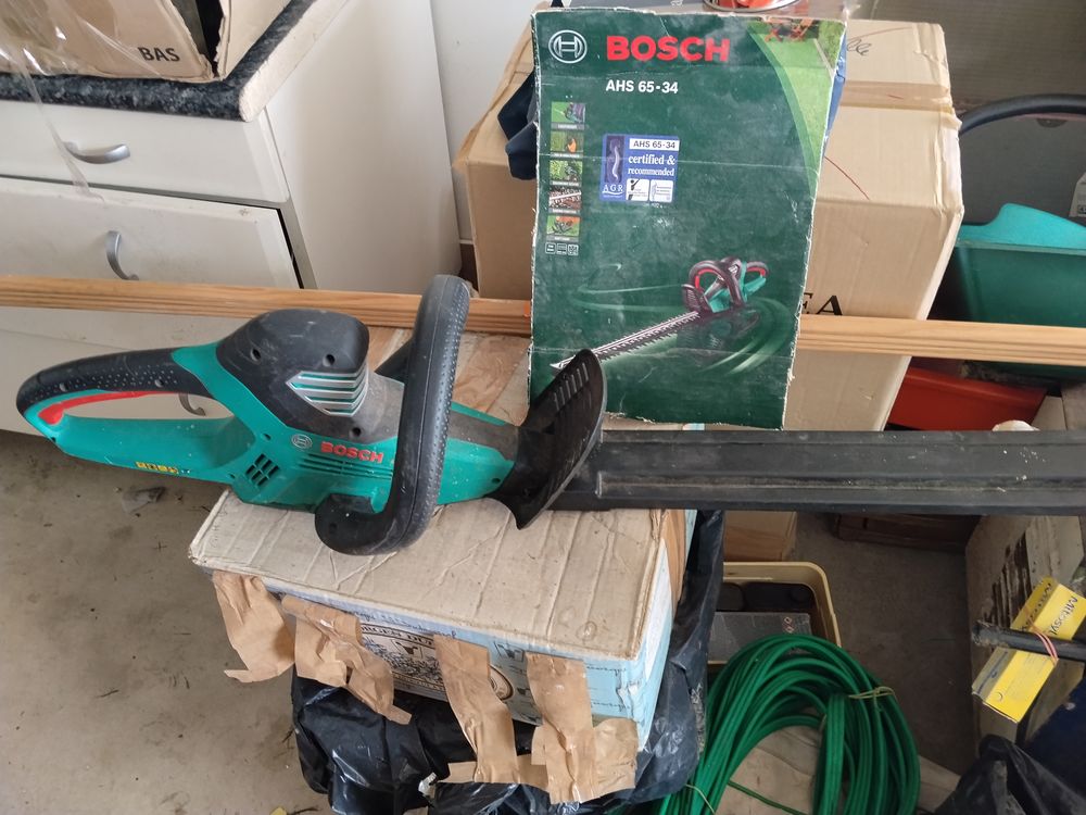 TAILLE HAIE ELECTRIQUE GRANDE PUISSANCE Bricolage