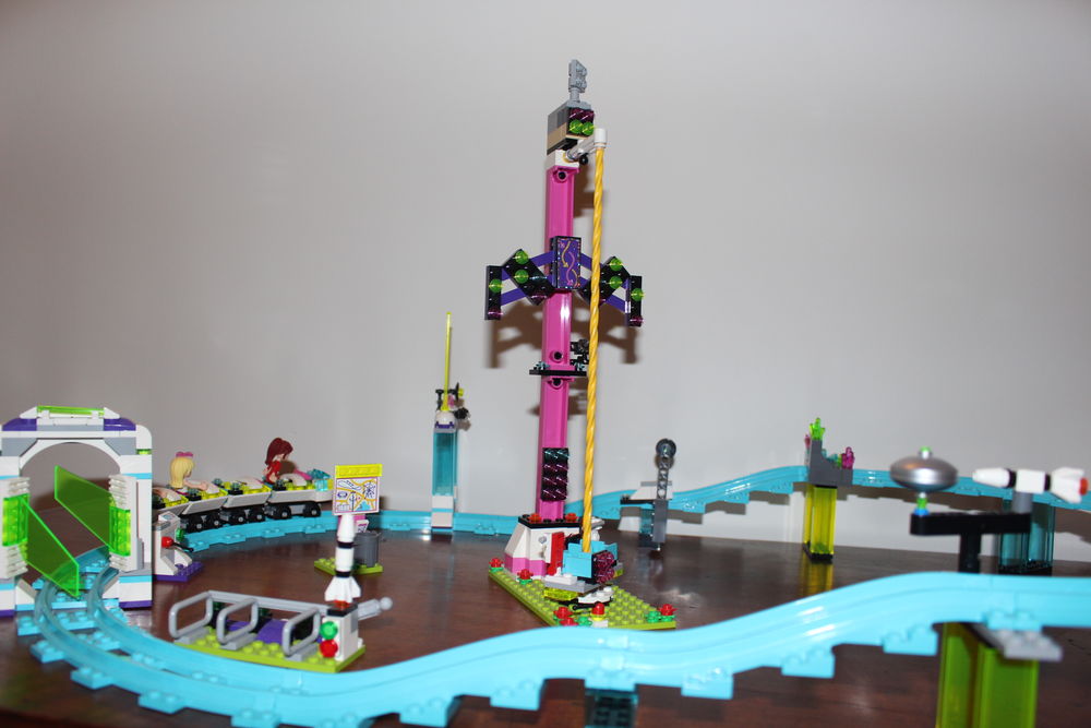 LEGO Friends - Les montagnes russes du parc d'attractions. Jeux / jouets
