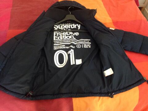 manteau SuperDry taille m�dium excellent �tat tr�s peu port� 59 Saint-Barth�lemy-d'Anjou (49)