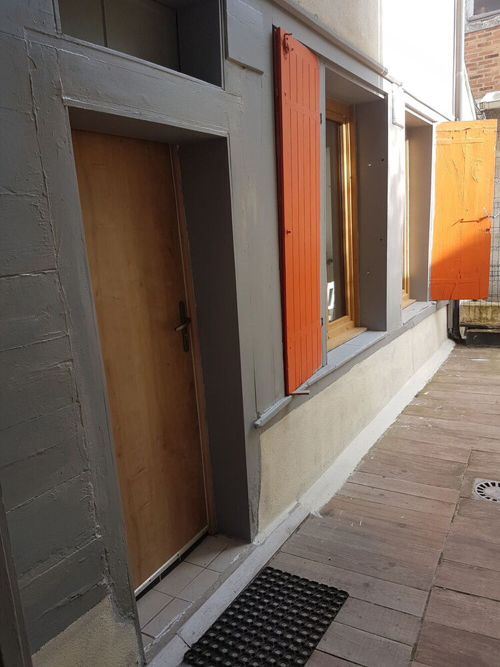 Location Appartement Studio rez de chaussé sur cour privée Rennes