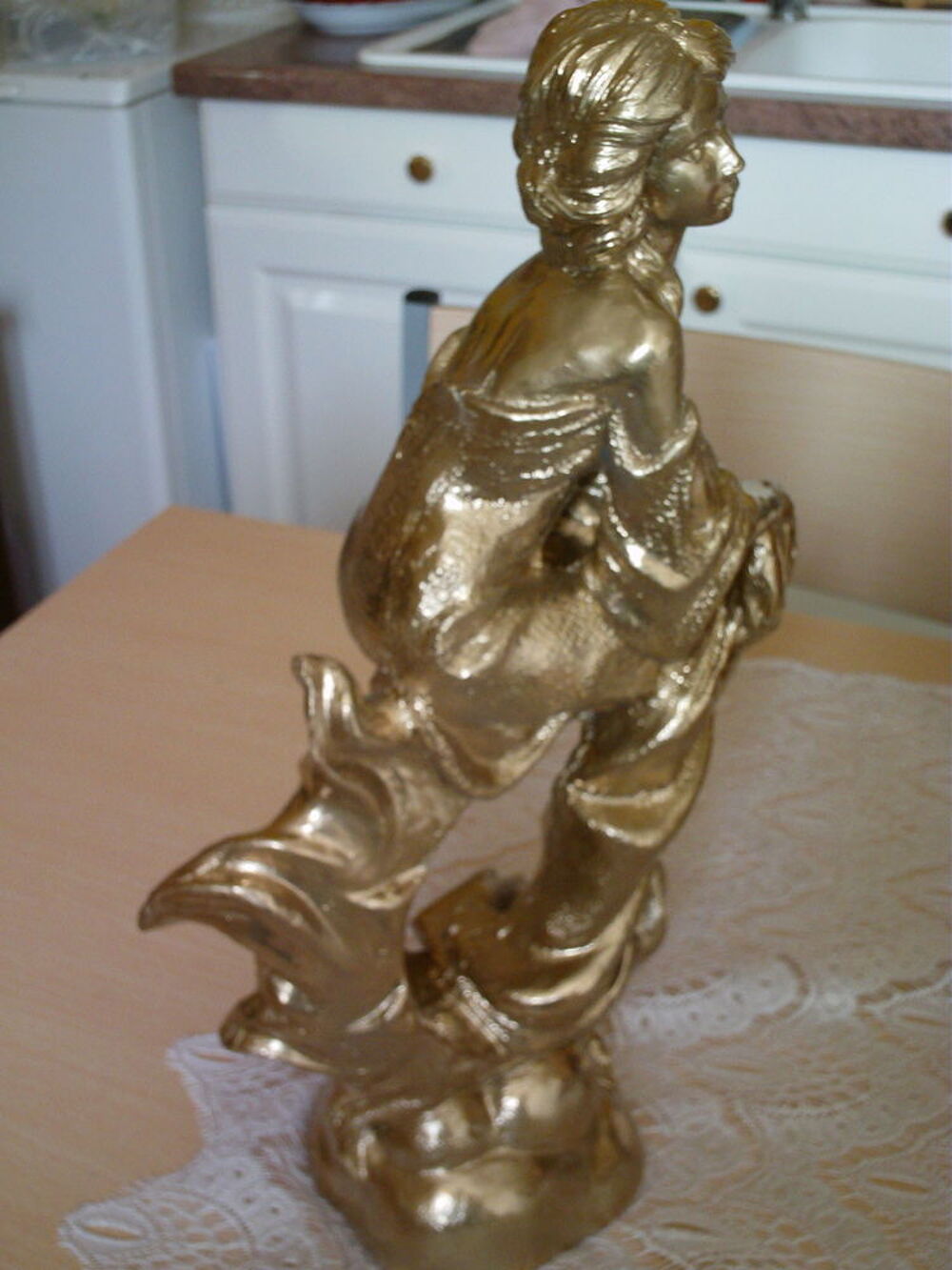 Statue ancienne femme en pierre dor&eacute; or fin N&deg;790 Décoration