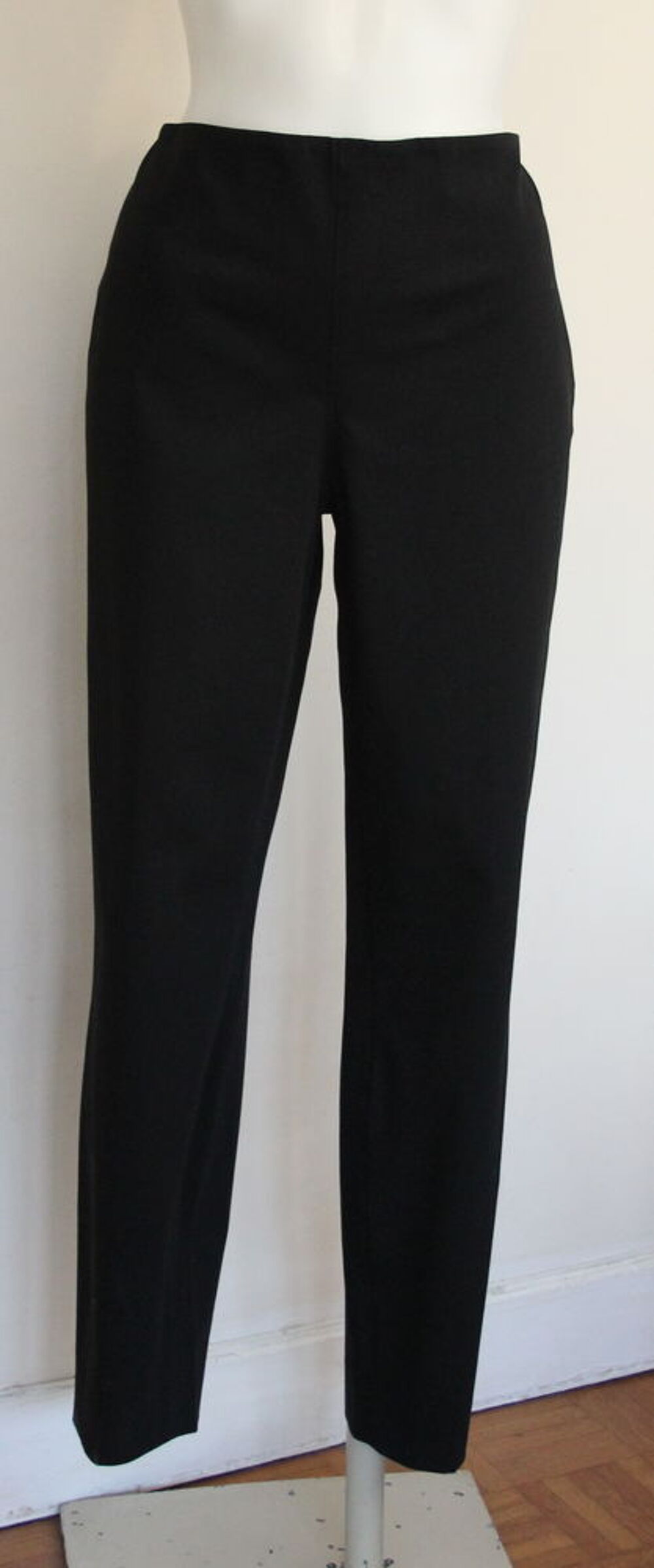 Pantalon noir RALPH LAUREN purple label 
T.12 soit 42 Fr Vêtements