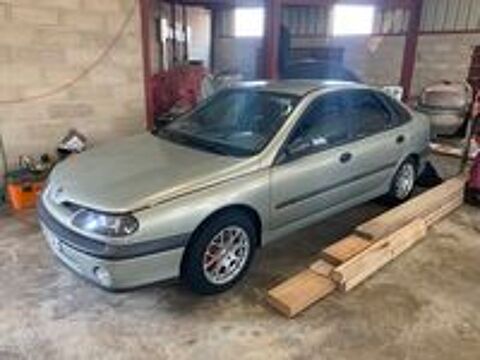 Laguna 1.8i 16V Pack 2001 occasion 02600 Corcy