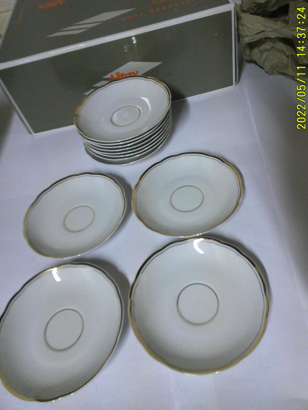 lot de ( 12 ) Belle Sous tasses en Porcelaine Décoration