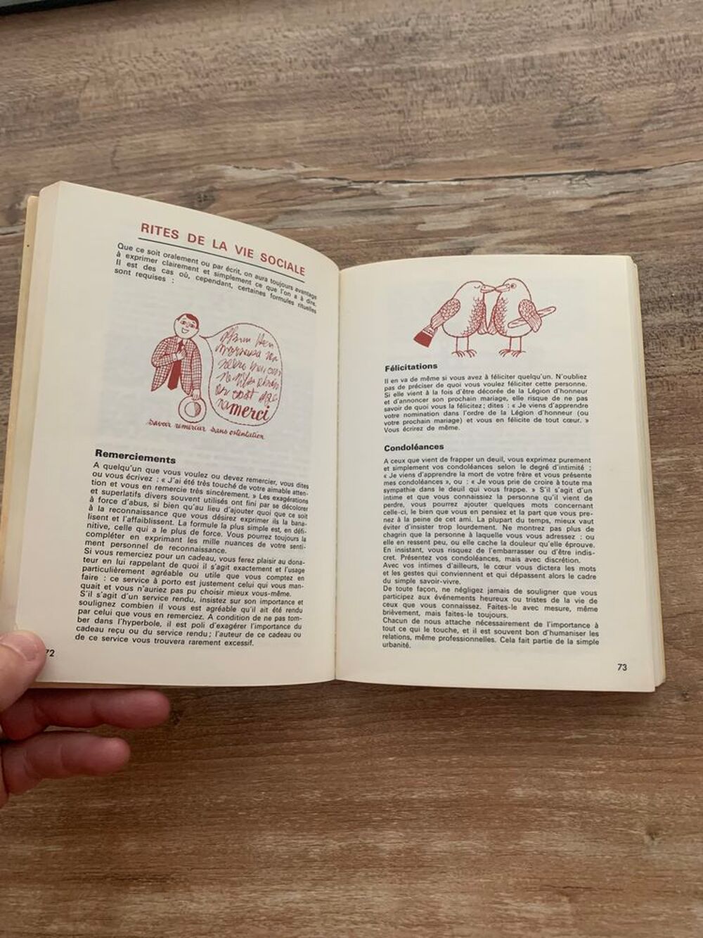 Livre ancien Larousse " Savoir vivre " Livres et BD
