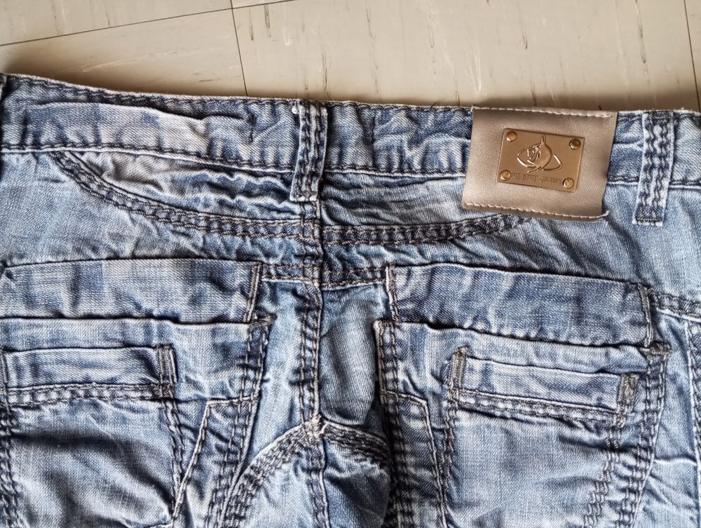 jean's d&eacute;lav&eacute; K et M Vêtements