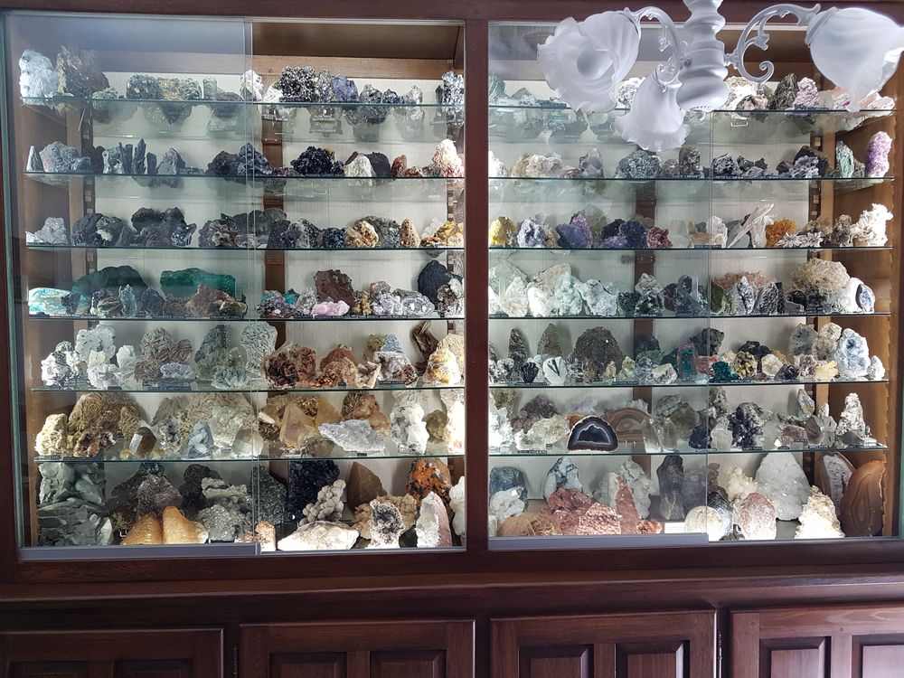 Vitrine min&eacute;raux garnie 