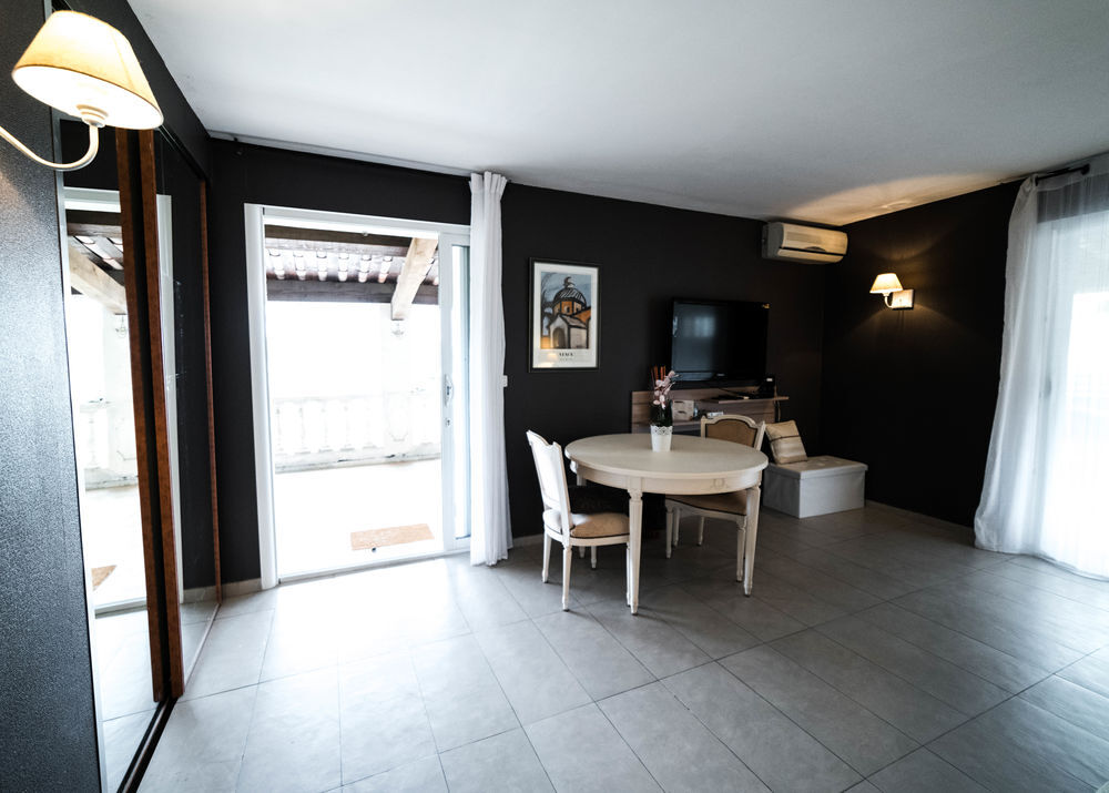   chambre d'hôte les quatras  3 épis  Provence-Alpes-Côte d'Azur, La Gaude (06610)