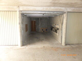  Parking / Garage  louer 10 m