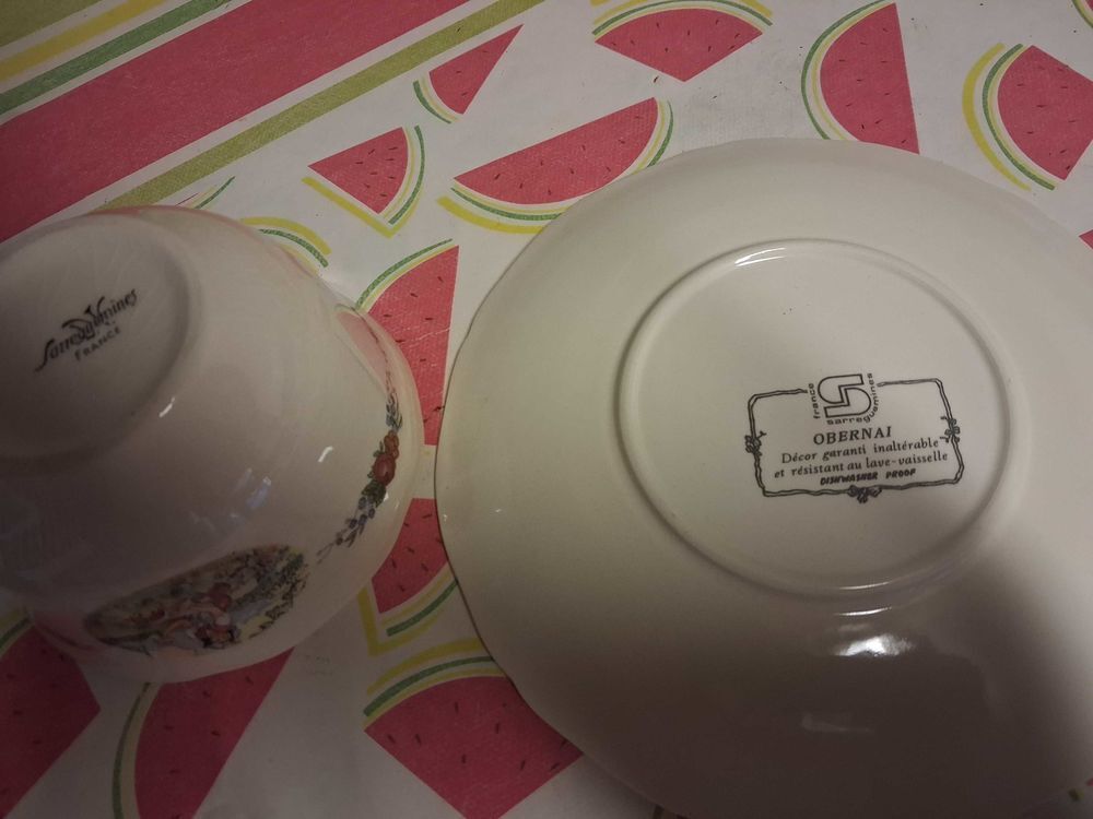 Tasses et sous-tasses alsaciennes Electroménager