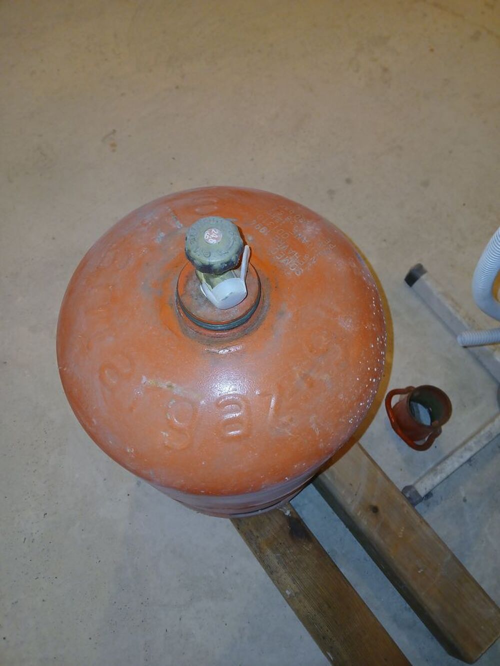 Bouteille de gaz butane 13kg pleine Bricolage