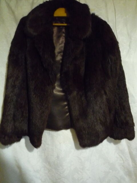  Blouson en fourrure 300 Illiat (01)
