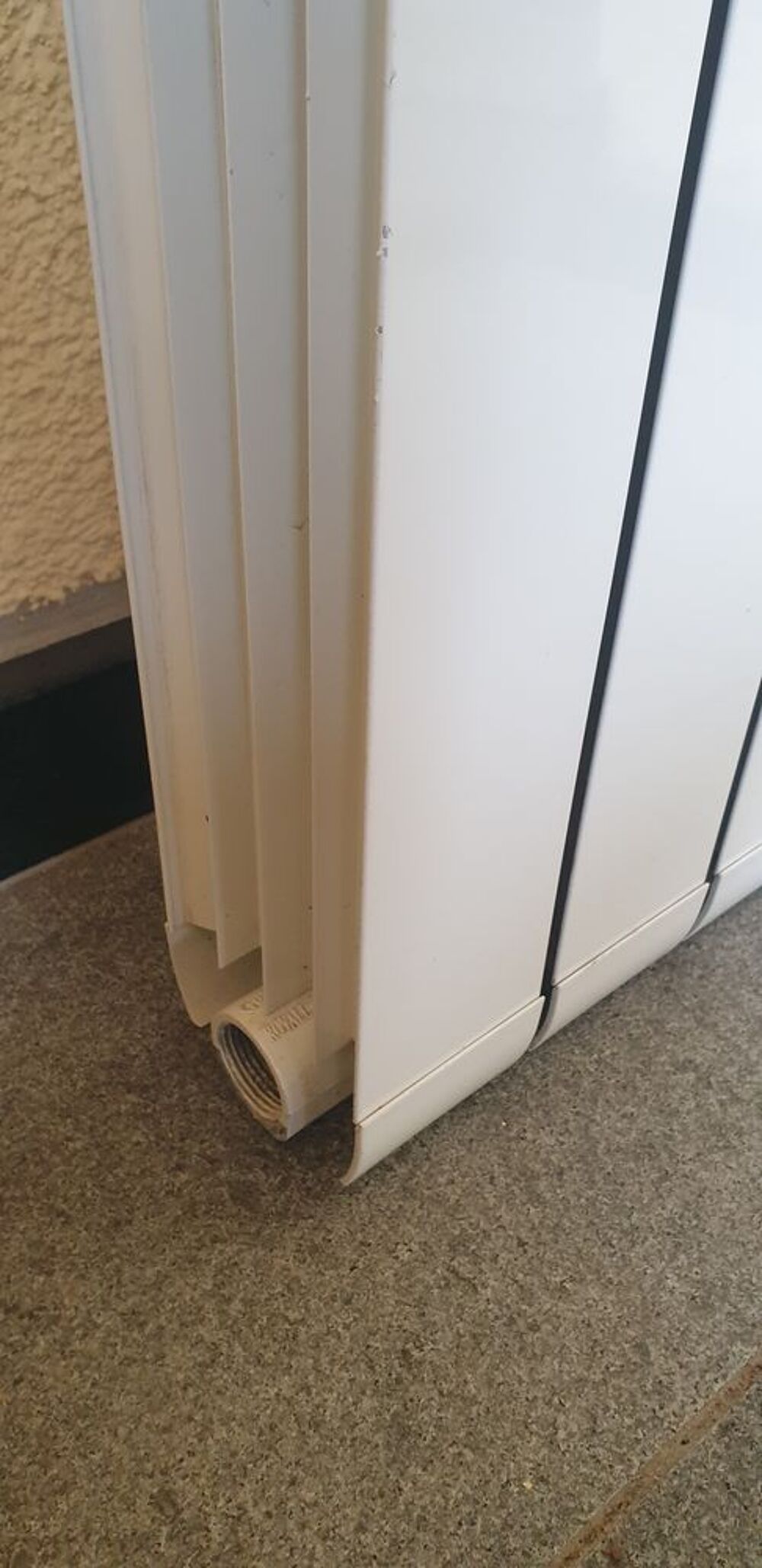 Radiateur vertical &agrave; eau chaude Bricolage