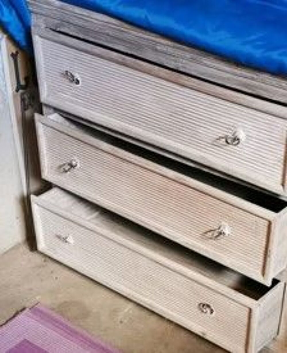 commode 3 tiroirs lazur&eacute;e bon &eacute;tat Meubles