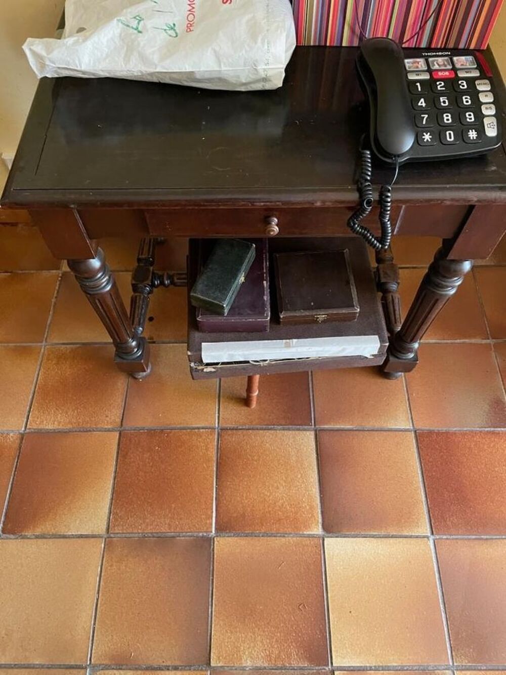 diff&eacute;rentes tables Meubles