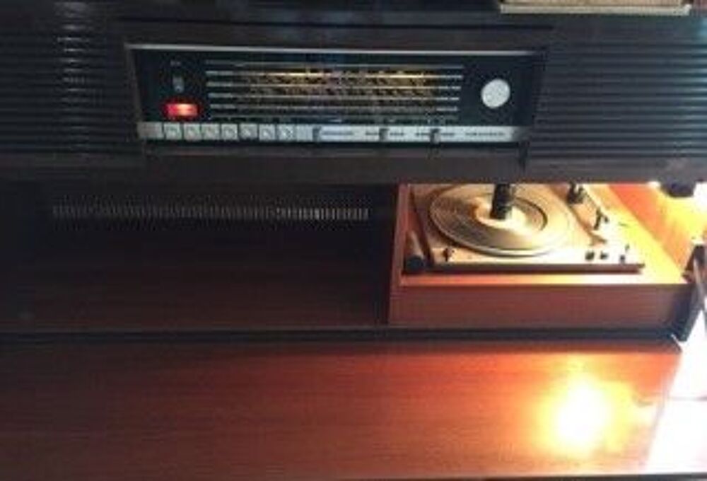 Meuble Vintage ann&eacute;e 1975 GR&Uuml;NDIG Audio et hifi