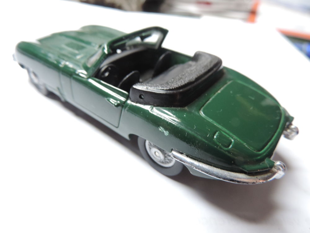 MINIATURES ALTAYA - JAGUAR CABRIOLET - 1/38 &egrave;me. 