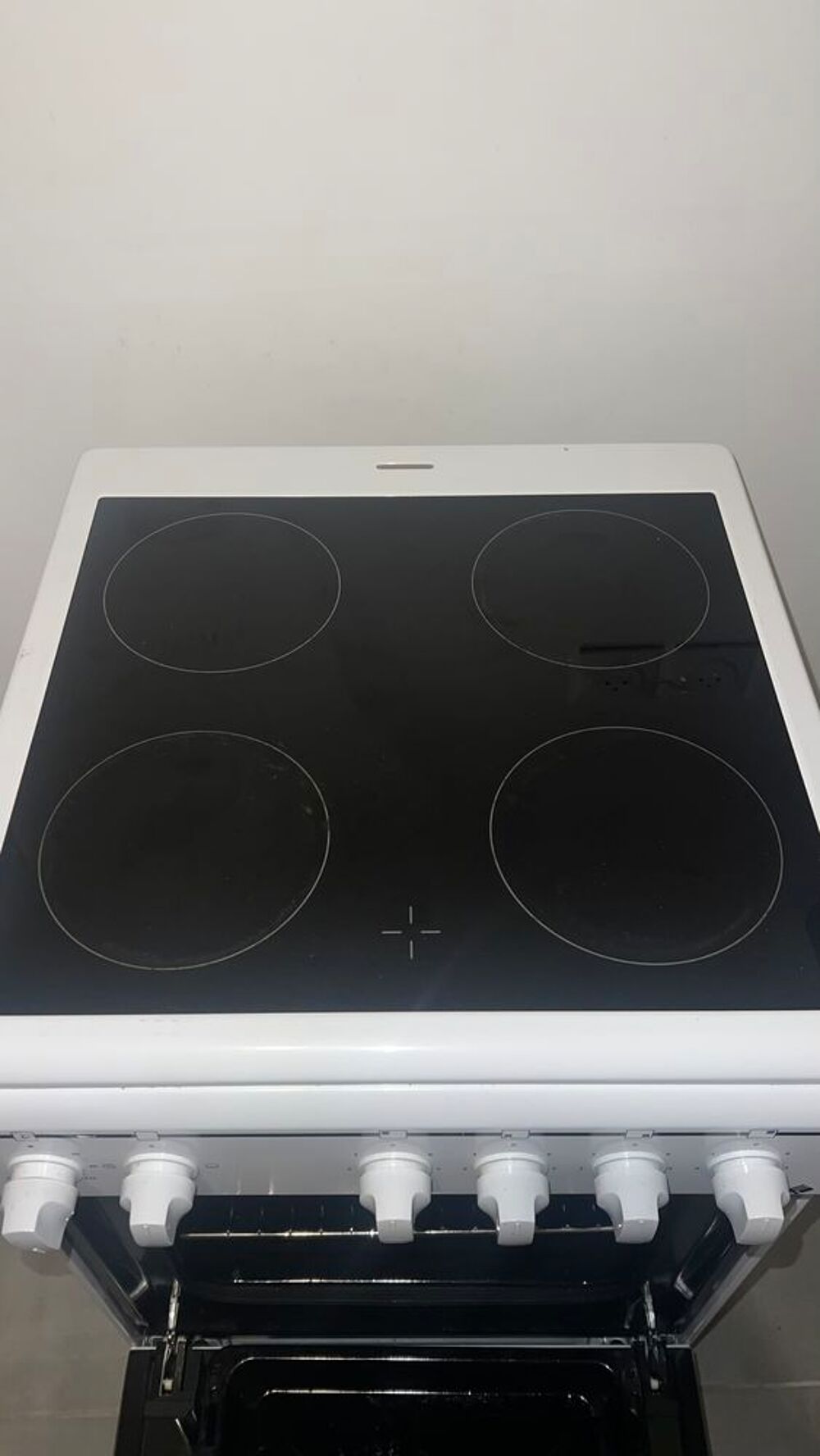 Cuisini&egrave;re vitroc&eacute;ramique FAR Electroménager