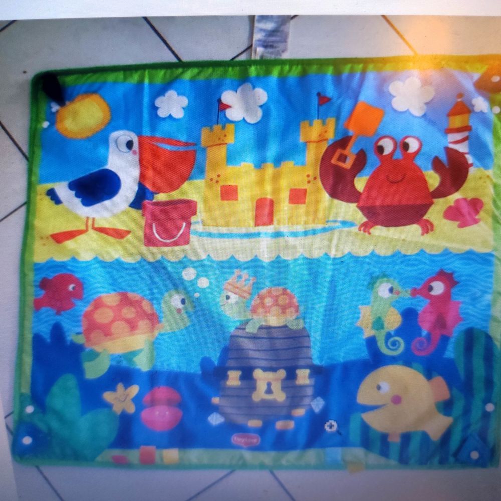Tapis d &eacute;veil avec musique &amp; jeux 2 mod&egrave;les diff&eacute;rents Puériculture