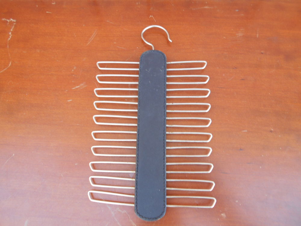 PORTE-CRAVATES Vêtements