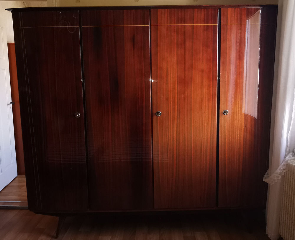 Chambre compl&egrave;te en merisier sommier Swiss Som Meubles