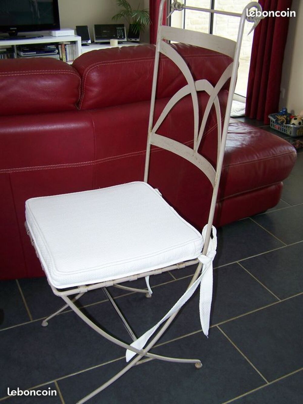 Table ovale + 6 chaises (int&eacute;rieur ou ext&egrave;rieur) Meubles