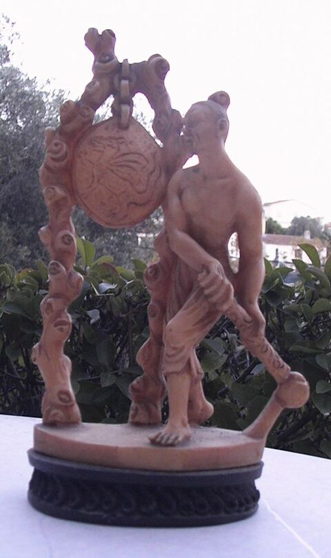 Jolie statuette Chinoise. 30 P�gomas (06)