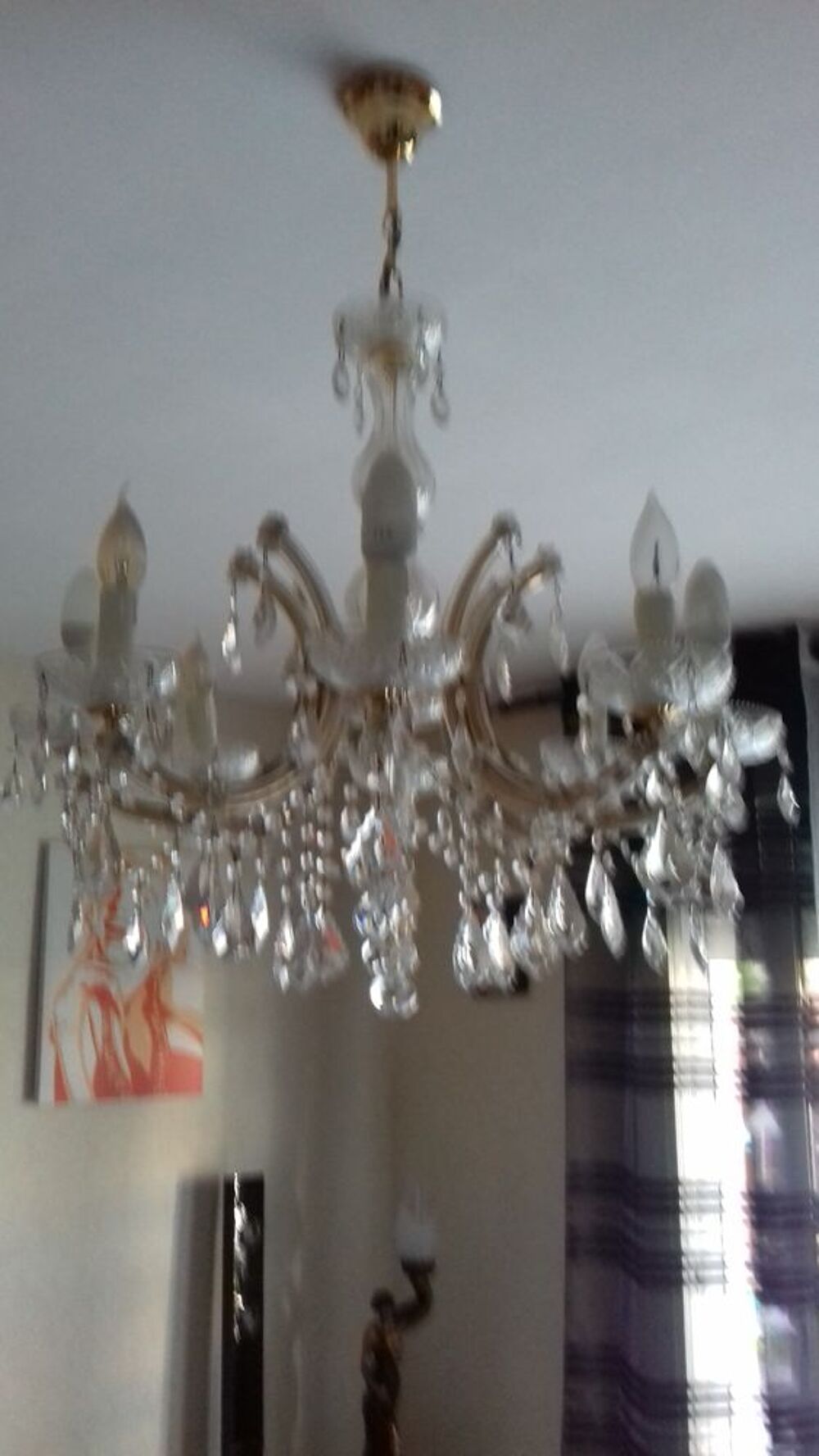 Tr&egrave;s beau lustre en cristal v&eacute;ritable 
Dcoration