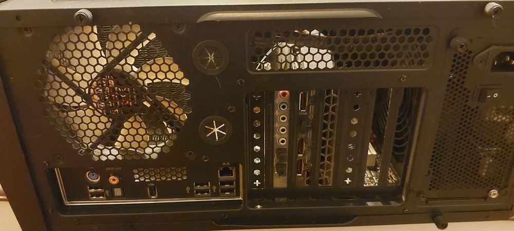 Tour PC gamer Matériel informatique