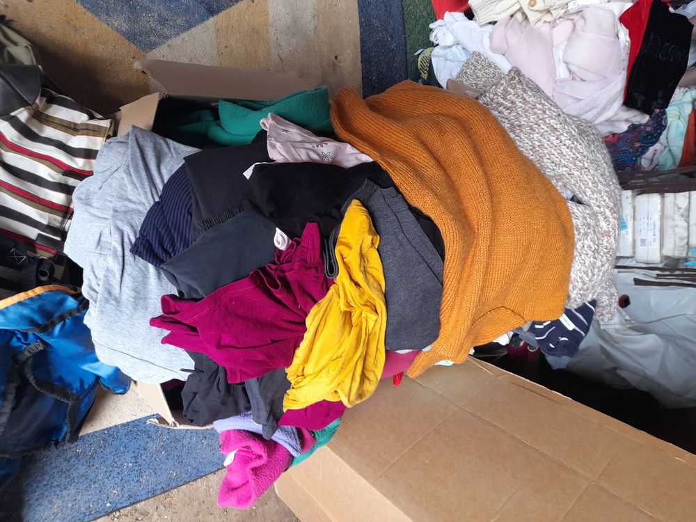 lot de v&eacute;tements Vêtements