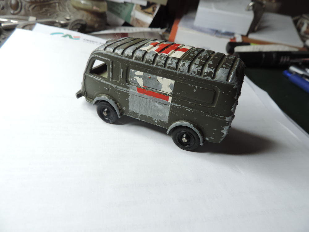 CIJ - RENAULT 1000 KGS - 1/43 &egrave;me. 