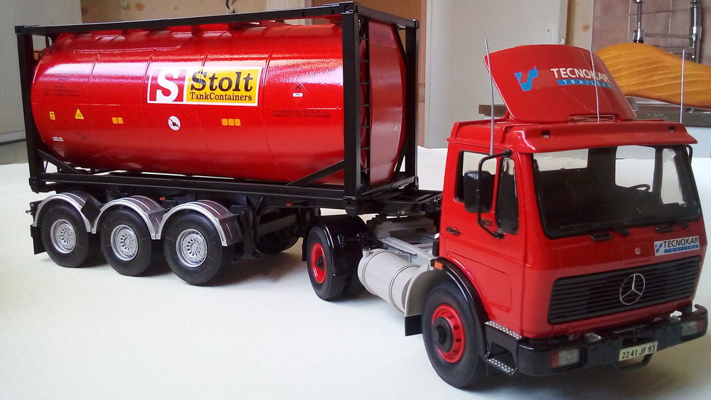 maquettes de camions a l'&eacute;chelle 1/24 ; en tr&egrave;s bon &eacute;tats . 