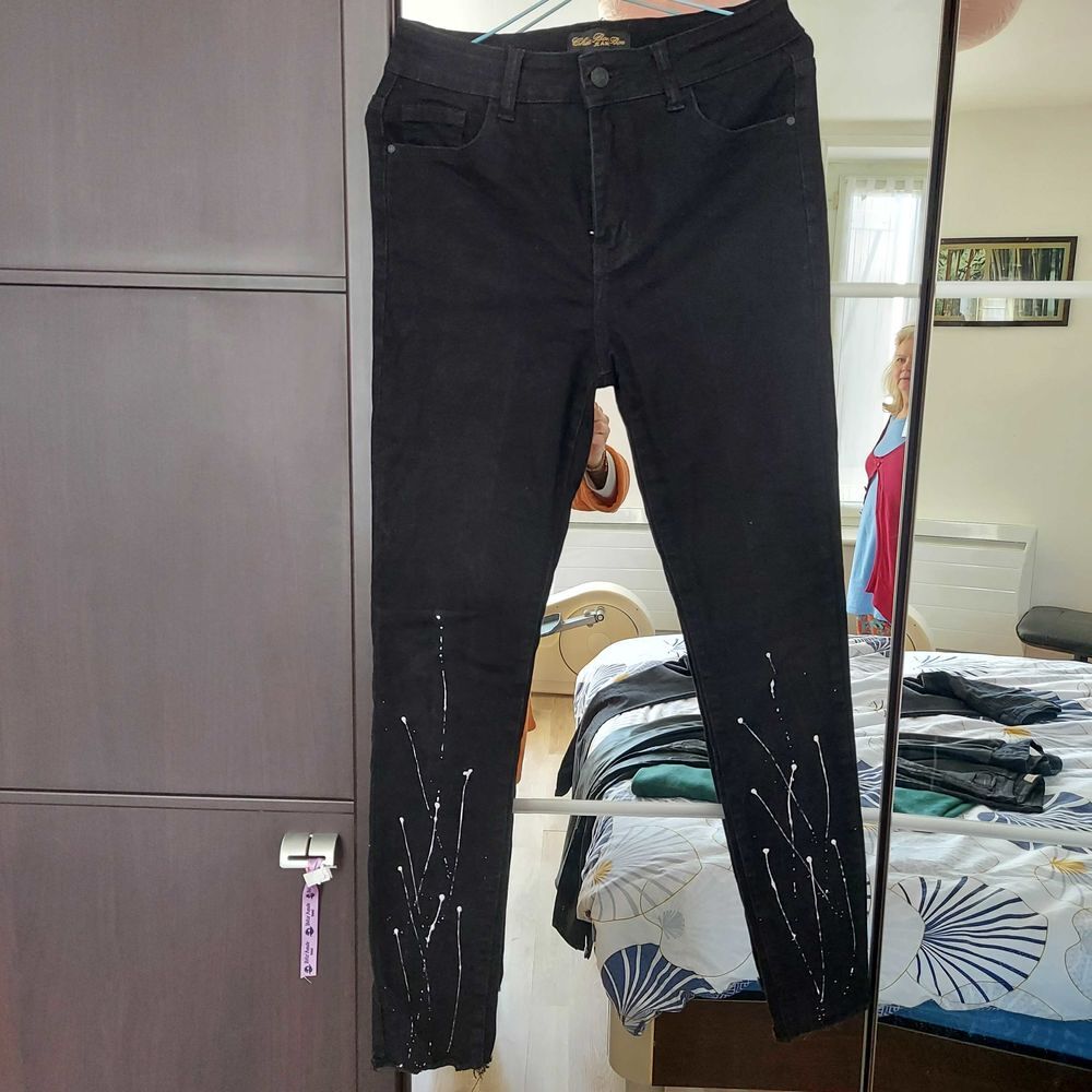 Pantalon noir et ligne blanche Vêtements