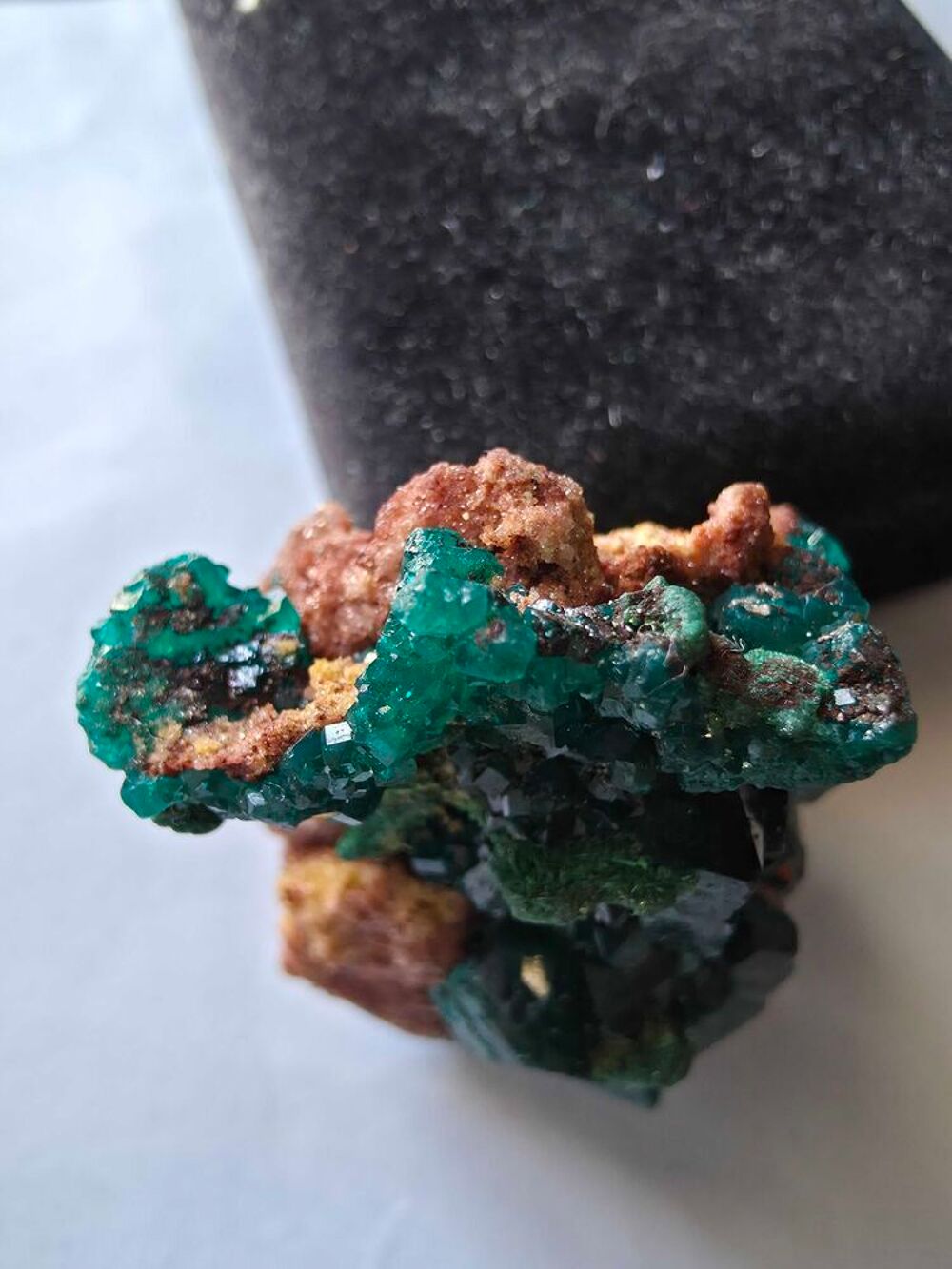 Min&eacute;ral Dioptase brute sur matrice-Collection Katanga RDC-23g 