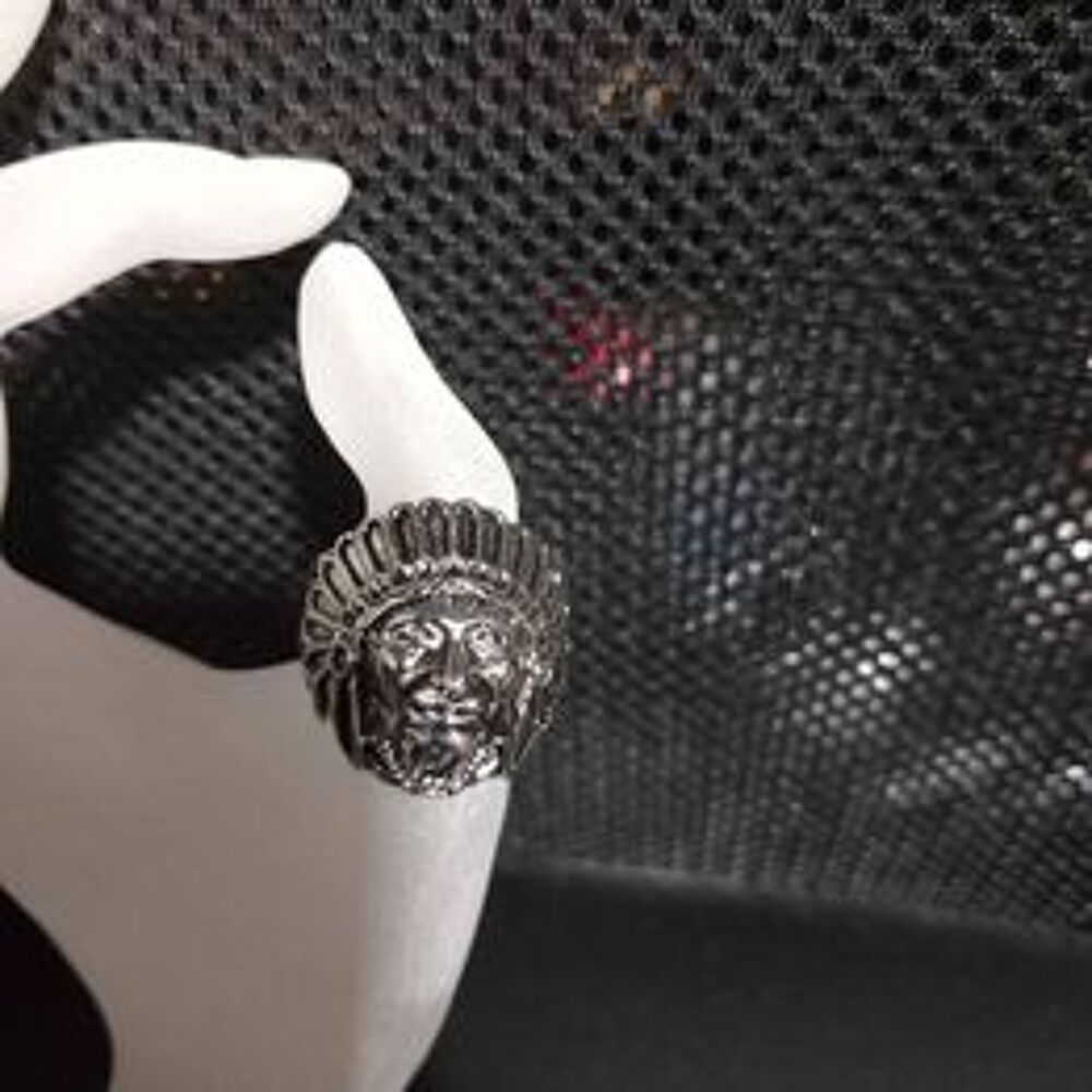 Bague avec t&ecirc;te d'indien Bijoux et montres