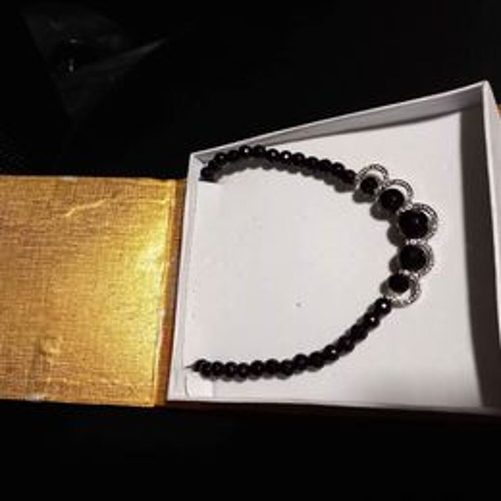 Collier avec boules &agrave; facettes noir Bijoux et montres