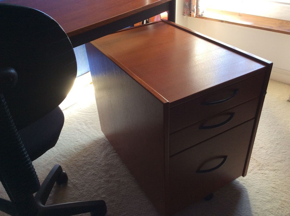 bureau tr&egrave;s bon &eacute;tat Meubles