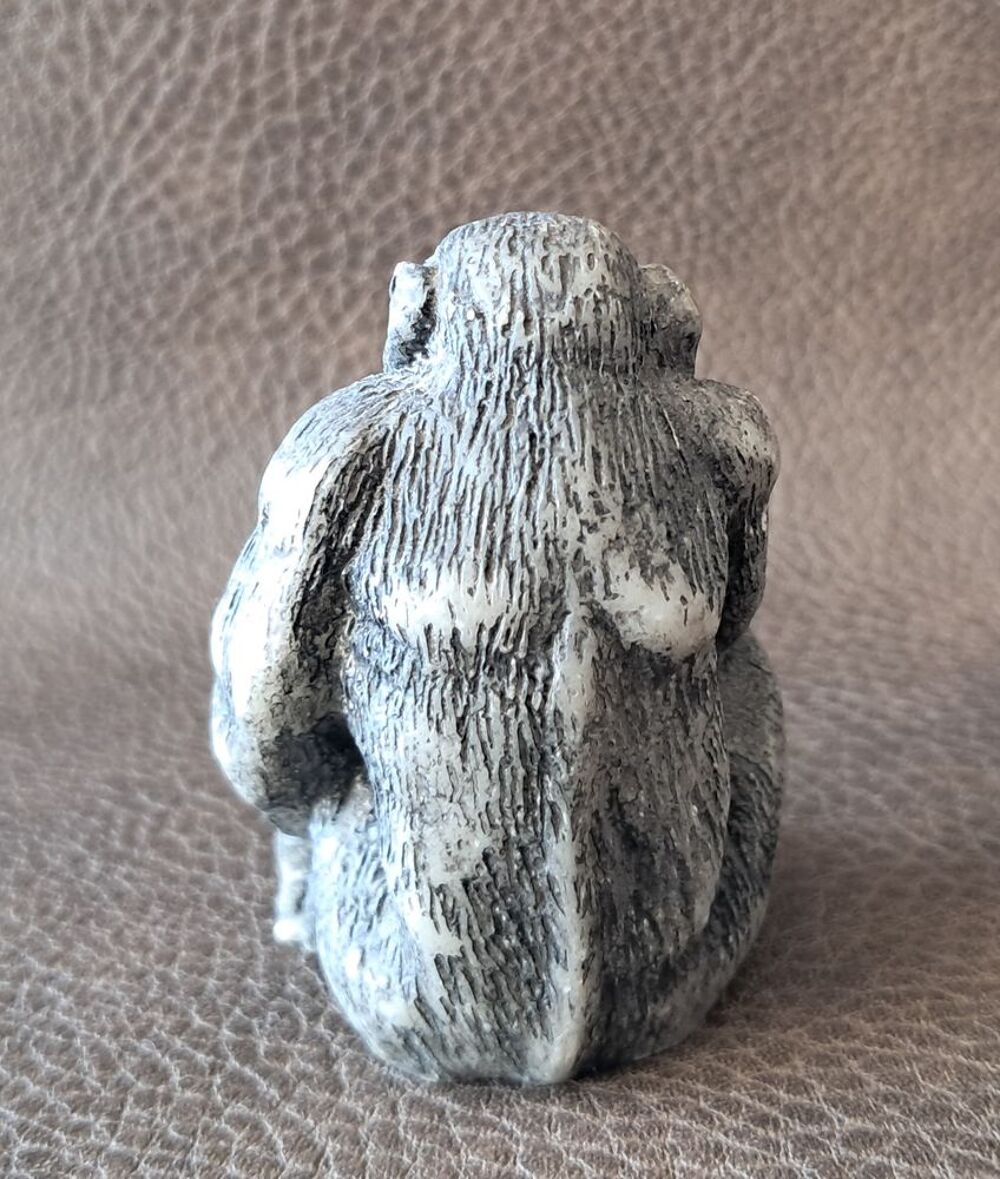 lot de 2 figurines en r&eacute;sine repr&eacute;sentant 2 singes chimpanz&eacute; Décoration