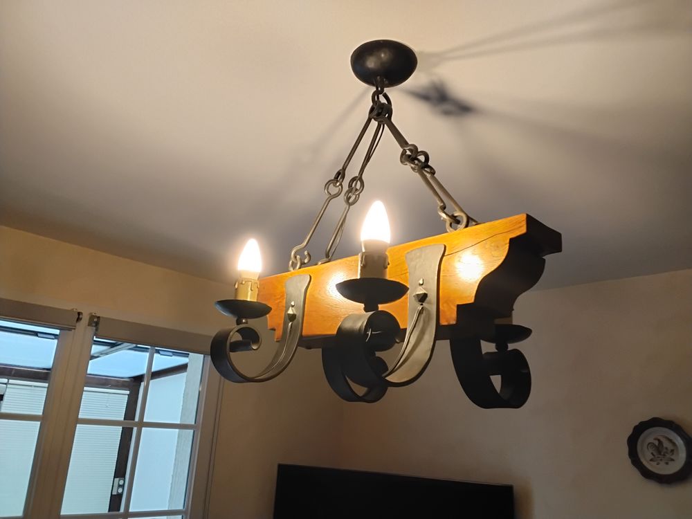 3 LUSTRES BOIS ET FERRONNERIE 
Décoration