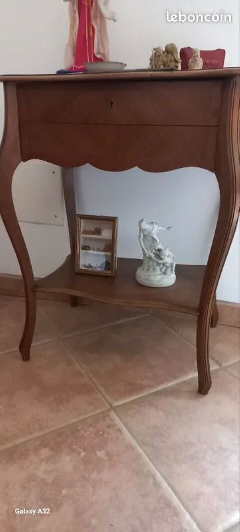 table chiffonnière' Saint-Quentin-la-Poterie (30)