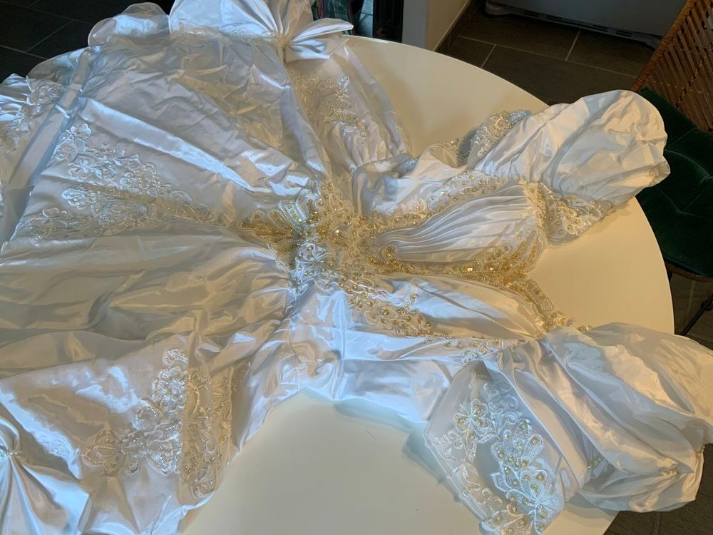 Robe de mari&eacute;e Vêtements