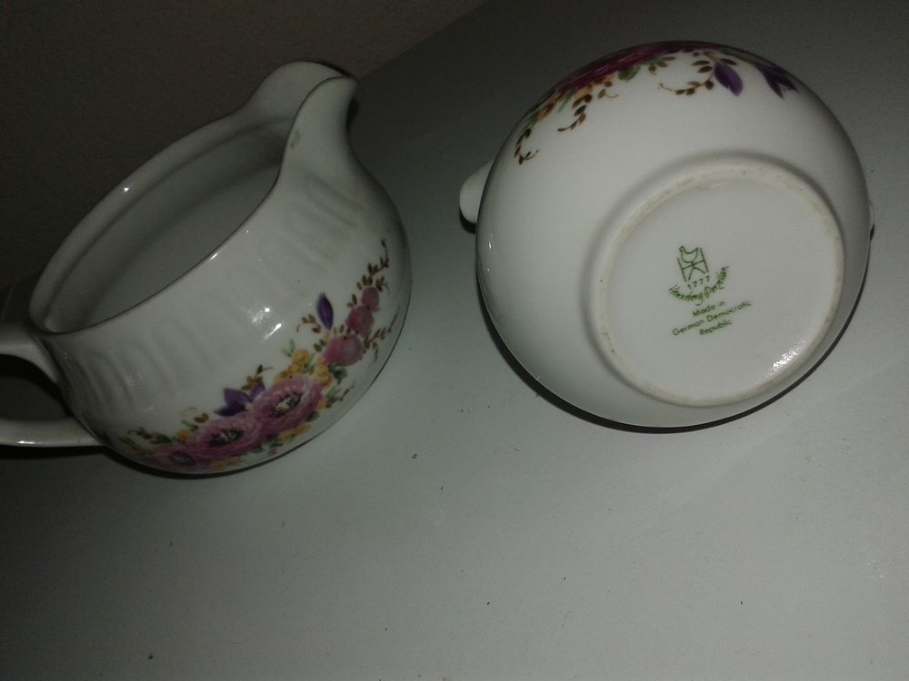 pot &agrave; cr&egrave;me + pot &agrave; lait en porcelaine Cuisine