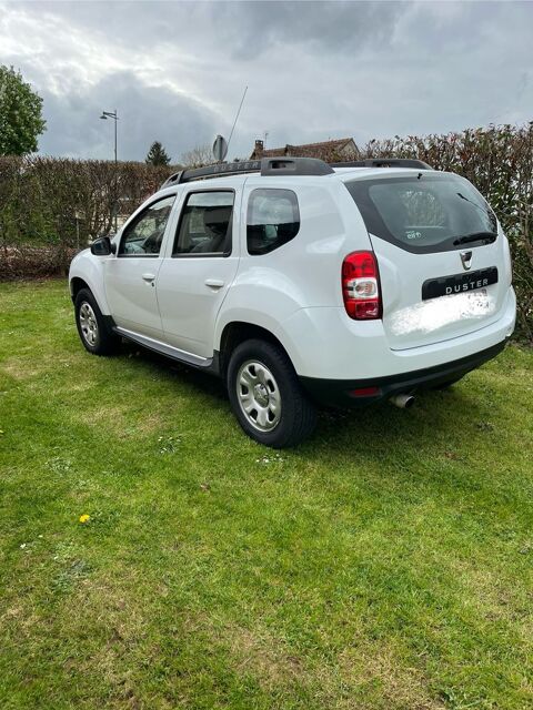 Dacia Duster TCe 125 4x2 Lauréate 2015 occasion Hodeng-au-Bosc 76340