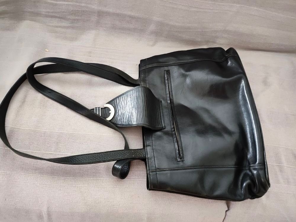 sac &agrave; main en cuir noir Maroquinerie